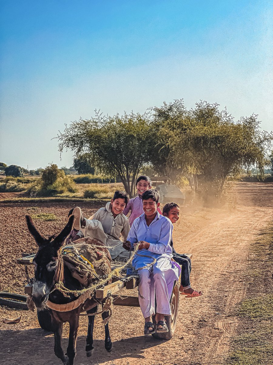 TMaarifVakfi's tweet photo. ❝𝗠𝘂𝘁𝗹𝘂𝗹𝘂𝗸❞ temasıyla gerçekleştirilen 3️⃣. Uluslararası Maarif Fotoğraf Yarışması'nın öğrenci kategorisinde birinci olan fotoğraf 📸​

Shajar Zahra- Pakistan 🥇 🇵🇰 https://t.co/zIThDDG0fC