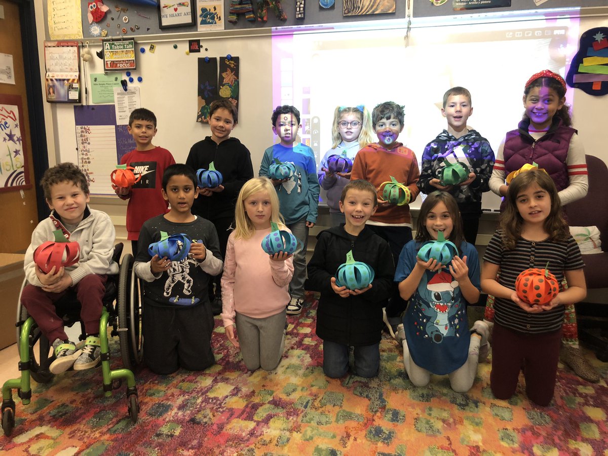 preletzBASDart's tweet photo. Second grade @MillerHeightsES loved learning about Yayoi Kusama and how to make a 3D paper sculpture. https://t.co/heCsCYjFwU