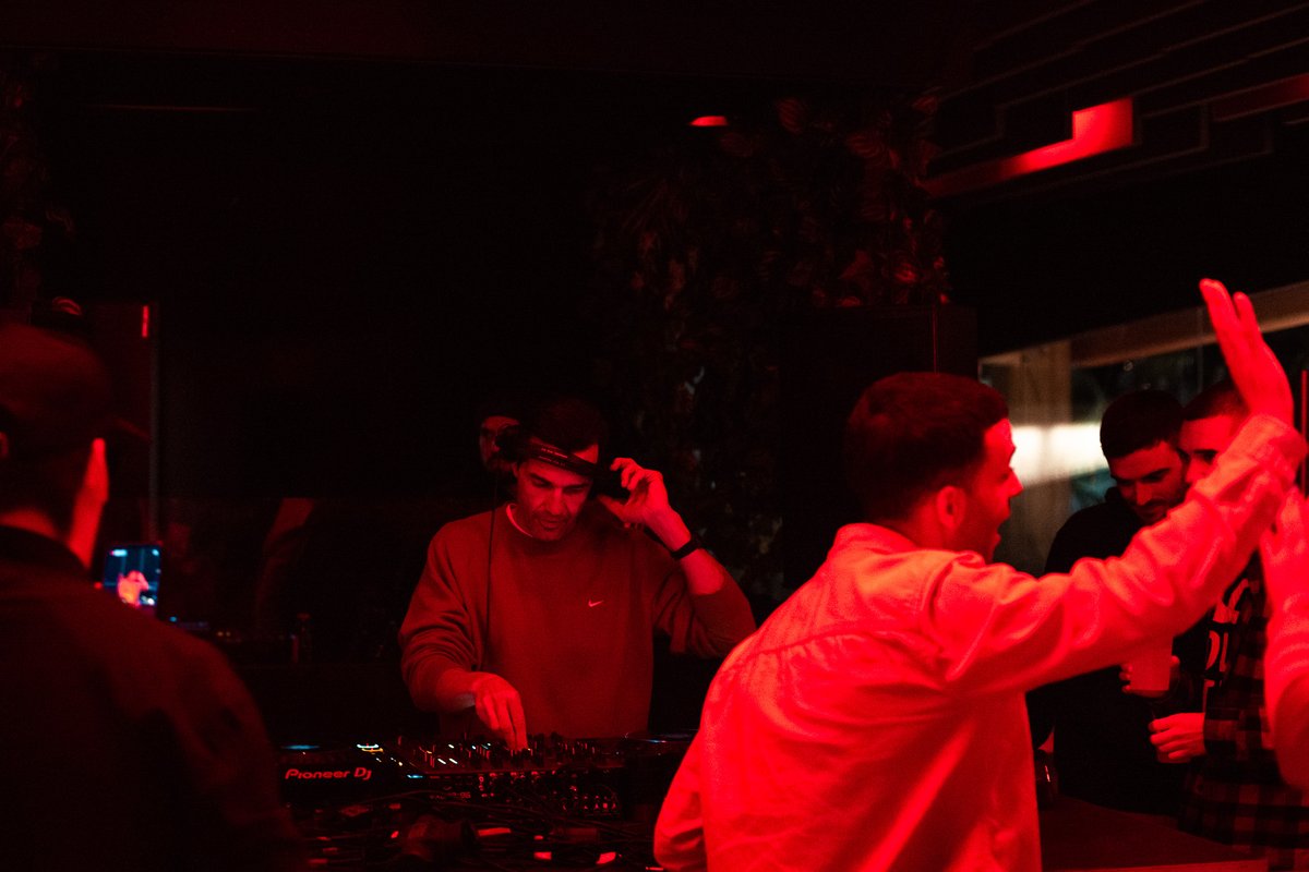 inputdanceclub's tweet photo. INPUT GOES TO x GO BEACH CLUB with @CaalMusicOFC , Karcelen, @thedealsmusic and @HITCHMUSIC was the perfect vibe to step into the last month of the year like we deserve...
#music #house #input #inputbcn #barcelona #december #club #dj https://t.co/ne2LQOLm9u