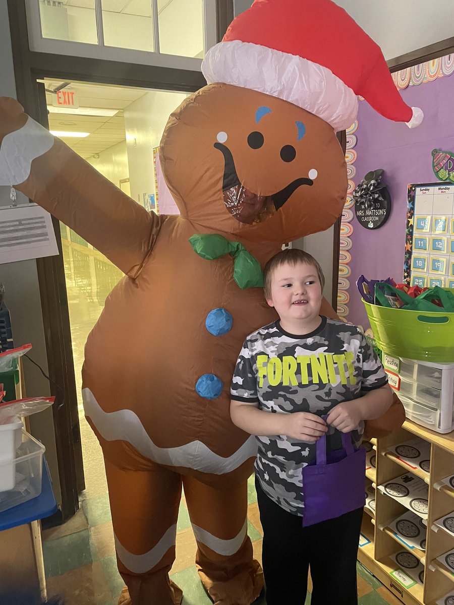 mattson3rdgrade's tweet photo. Congratulations, L! We are proud of you! #characterkid @LindberghSchool https://t.co/EVnP2Xga52