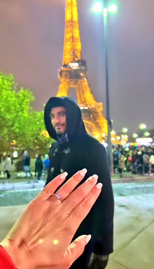 friida_e's tweet photo. PARIS testigo de su compromiso
💙😍🥦
Derretida estoy 🫶🏼🫠❤‍🔥
#Nachiella https://t.co/6jSinuTa7M