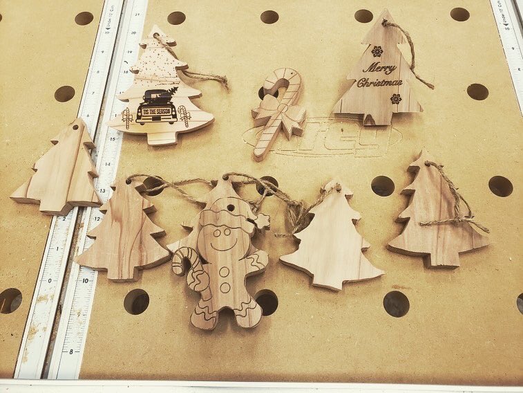 Building management students at <a href="/CmtySch_LAF/">BPSCmtySch_Lafayette</a> have been busy making wooden holiday ornaments &amp; Buffalo Bills key racks for customers. #lafayettecte #handsonlearning #learnbydoing #collegeandcareerready #buffaloschools #workbasedlearning #cte