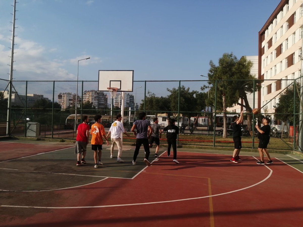 AntalyaKYGM's tweet photo. Yurtlar Arası Basketbol Turnuvası hazırlıkları tüm hızıyla devam ediyor.

📍Şehzade Korkut Öğrenci Yurdu https://t.co/PmOr2QqoDx