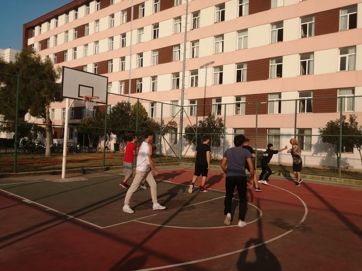 AntalyaKYGM's tweet photo. Yurtlar Arası Basketbol Turnuvası hazırlıkları tüm hızıyla devam ediyor.

📍Şehzade Korkut Öğrenci Yurdu https://t.co/PmOr2QqoDx