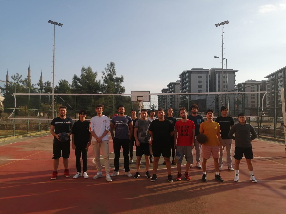 AntalyaKYGM's tweet photo. Yurtlar Arası Basketbol Turnuvası hazırlıkları tüm hızıyla devam ediyor.

📍Şehzade Korkut Öğrenci Yurdu https://t.co/PmOr2QqoDx