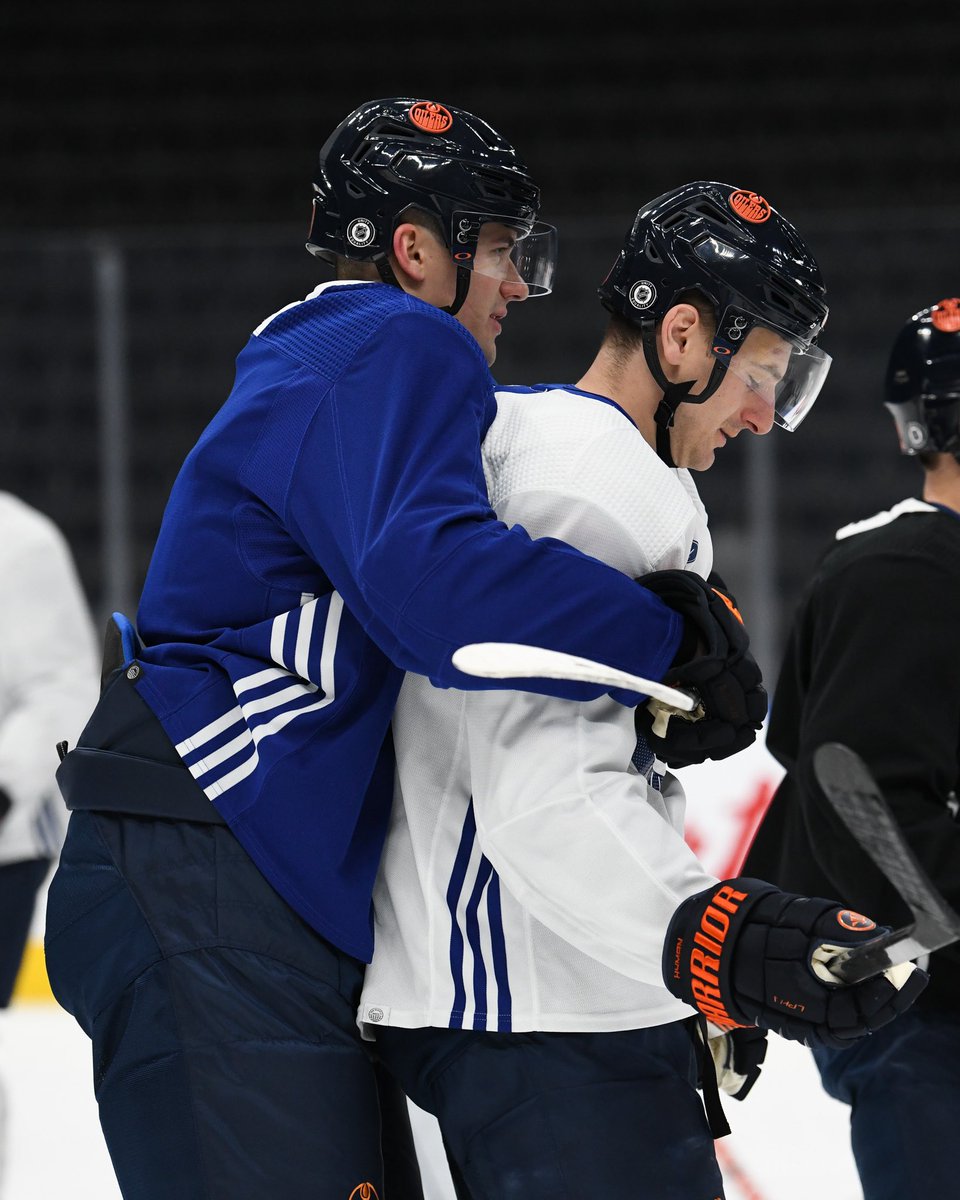 tyleryaremchuk's tweet photo. All in on Klim Kostin becoming a fan favourite. 

The guy is gonna go on a heater and score 5 goals in his next 10 games. Just you watch. https://t.co/WUME1aGbuq