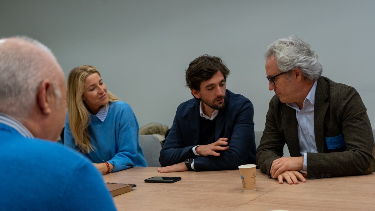 AdrianVL1982's tweet photo. Hoy acogemos en Bruselas a los afiliados de @Cs_Euskadi,@Cs_Navarra_,@CsCValenciana y @CsLaRioja. El liberalismo es nuestro ADN y es crucial para nuestro futuro. Seguiremos trabajando por España

Gracias @CPerezNievas, @mariadelamiel, @BelindaLeonCs y @josem_gil3 por acompañarnos https://t.co/fchfHon2IE