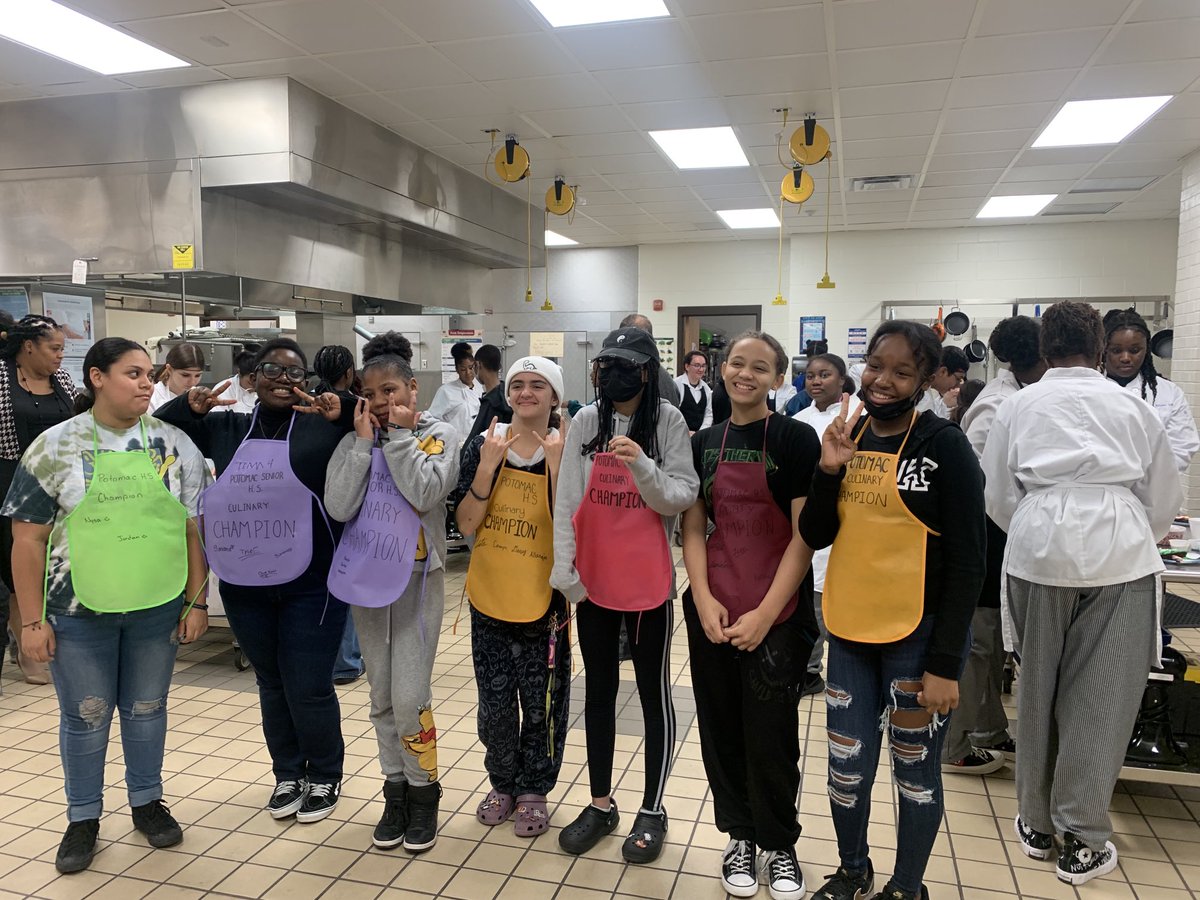 Fred Lynn M.S. culinary art champions! #FLHornets #CTE careers