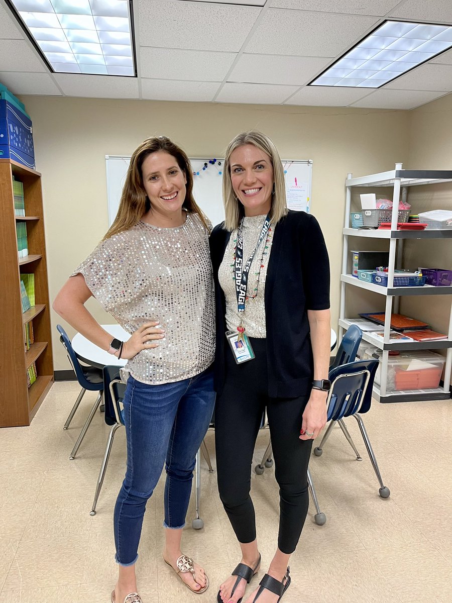 Day 5 of our School Spirit Winter Cheer- Dress Shiny and Bright! #PESWinterCheer <a href="/PoincianaCCPS/">Poinciana Elementary</a> <a href="/collierschools/">Collier County Public Schools</a> @MsFerrari4th