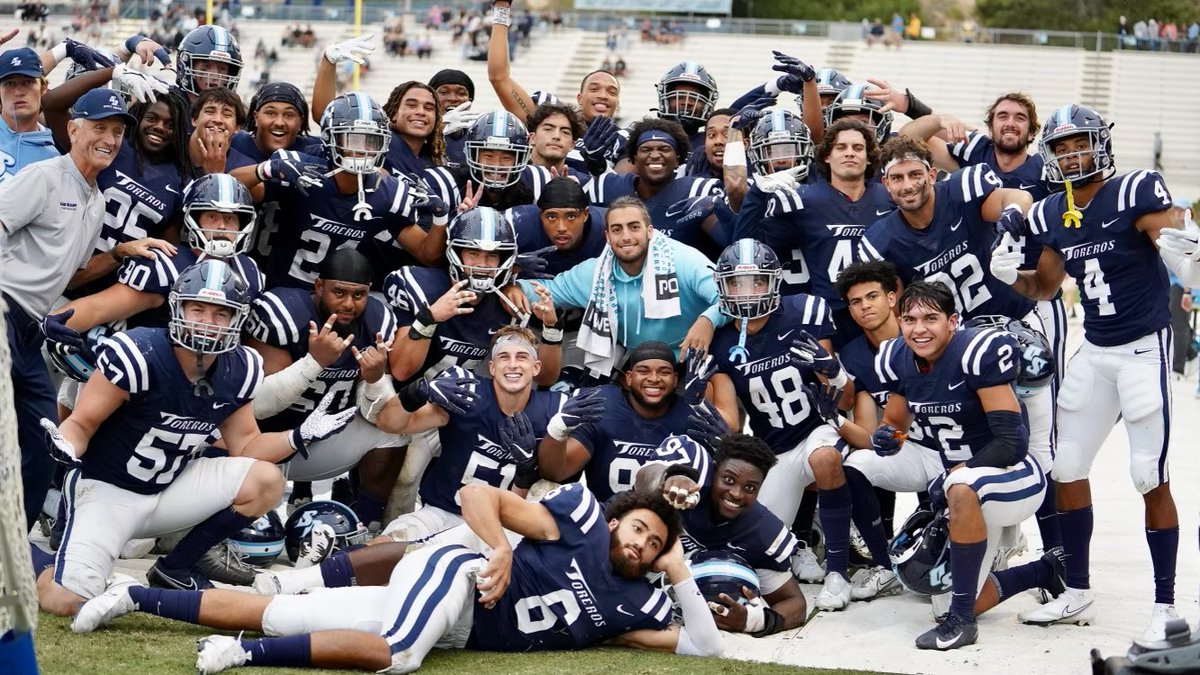 DreMoneyJ4's tweet photo. After a great chat with @CoachBobbyJay Im excited to announce an offer to the University of San Diego
@RodCoaching @FNE_Warriors https://t.co/ceFFztJac1