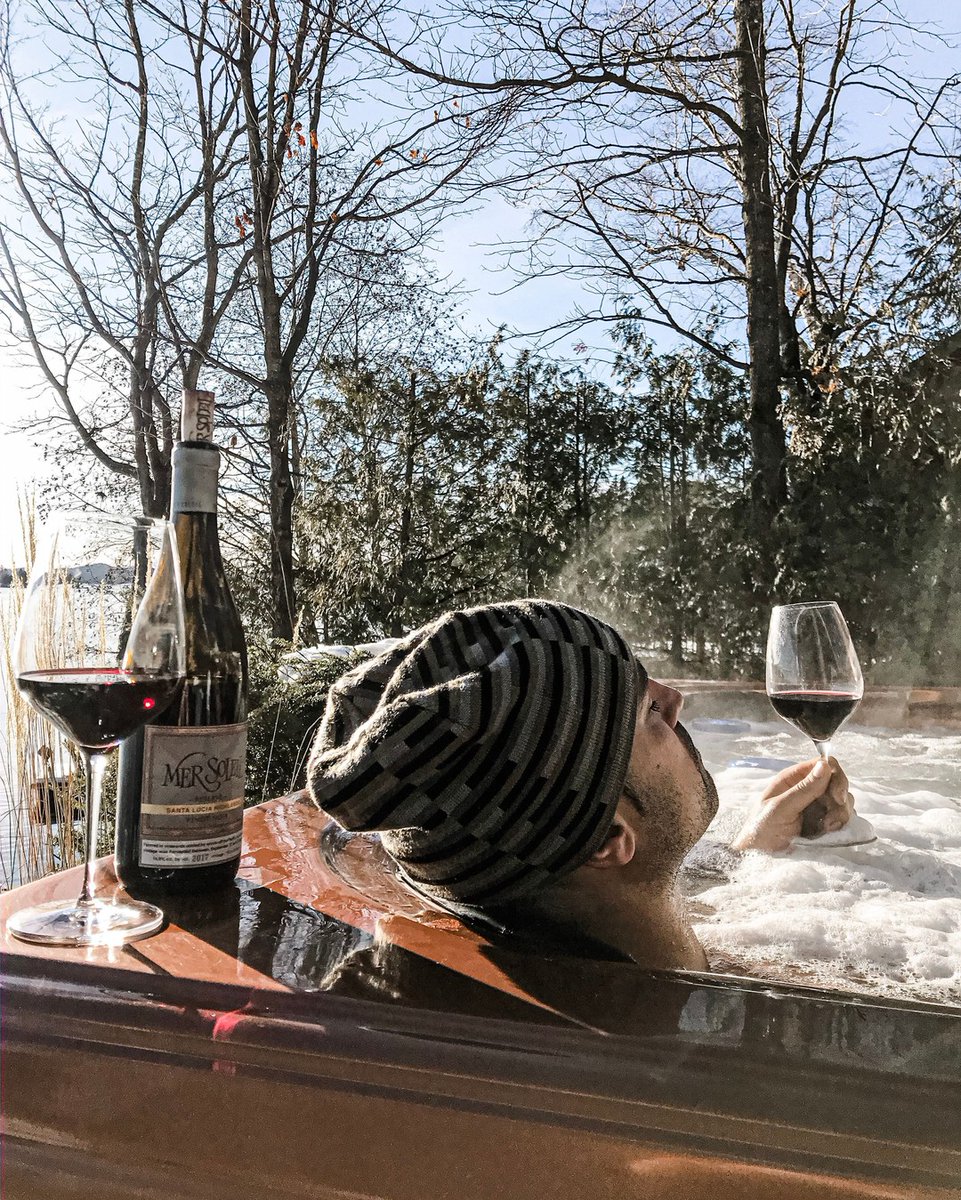 With hints of cranberry, brown spice and a touch of nutmeg, we're warming up with some of our Pinot Noir.

📸: @dominikakopcik on Instagram