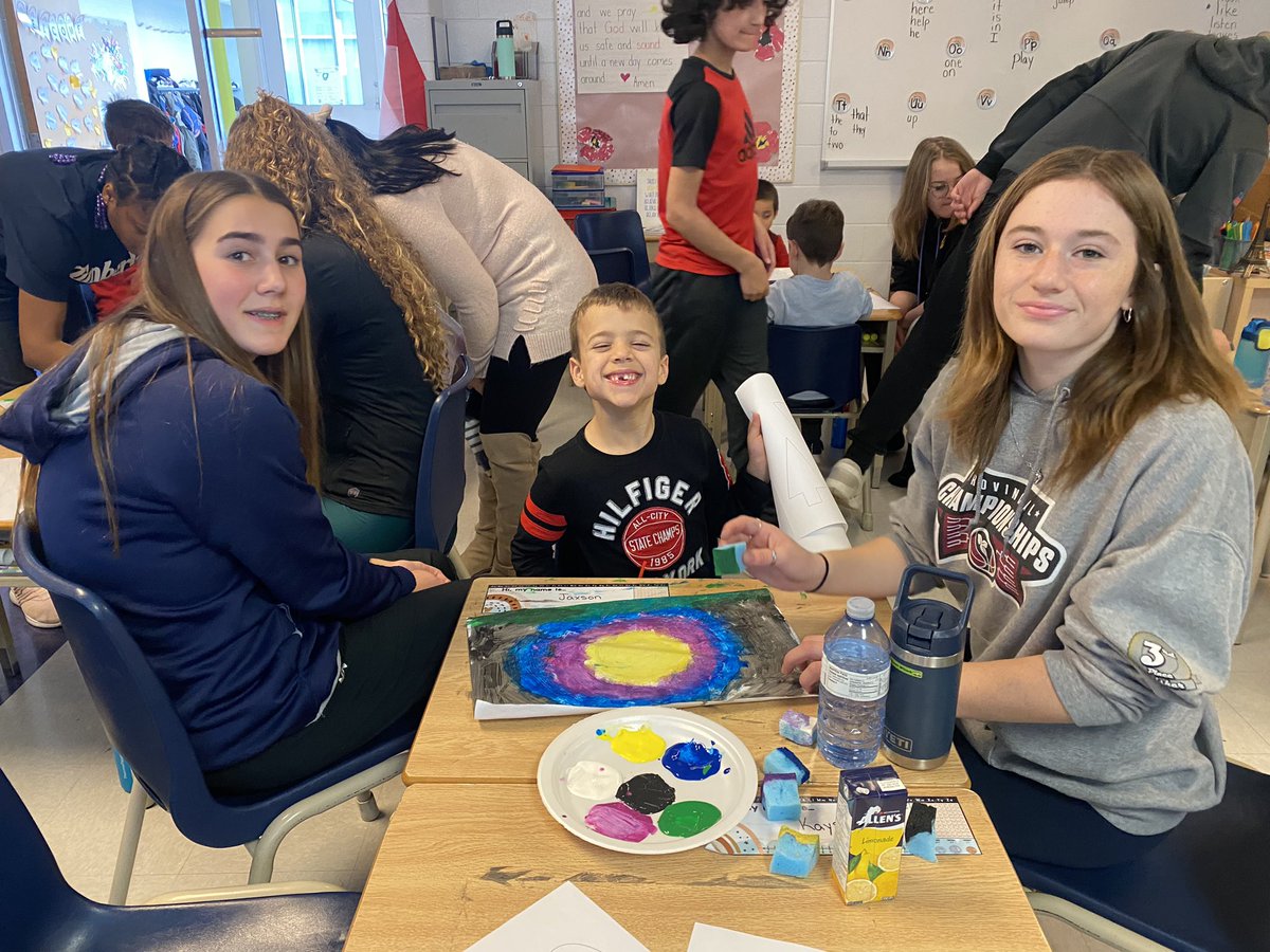 MrsSHill's tweet photo. On Wednesdays we… do art. Thanks to the @stgcatholic grade 8s from @MissMori22’s room for helping us work on some 3D winter scenes. https://t.co/JsbnjiwjsU