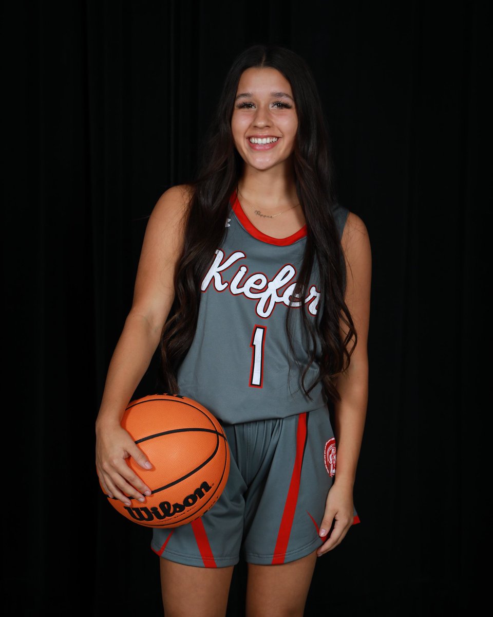 Kiefer_GBB's tweet photo. 1 MORE PRACTICE TIL GAMEDAY🏀 Pepper Watashe’s favorite basketball memory is when she found out the team got an invite to play in the TOC!! https://t.co/laGGnDclMC