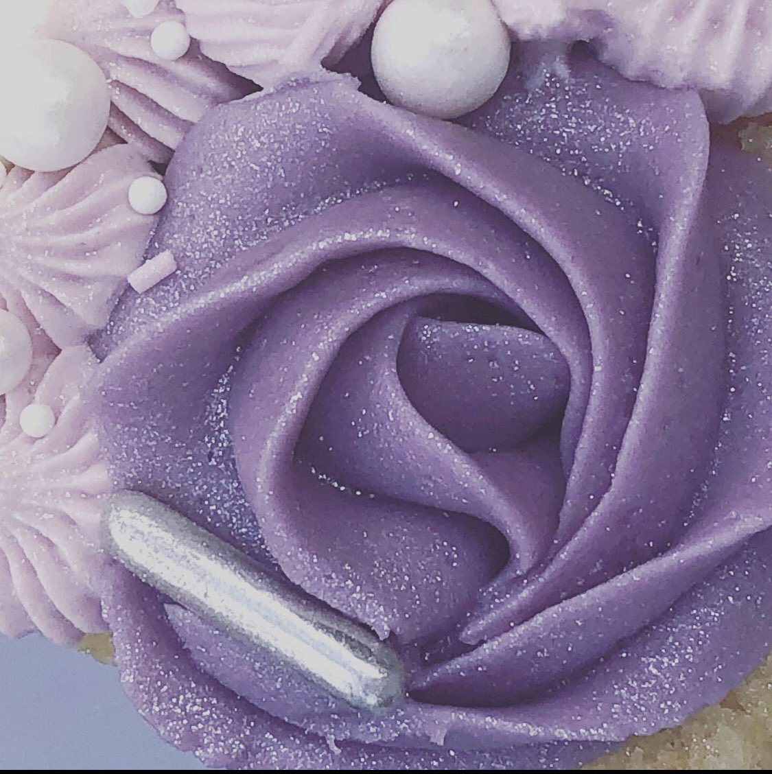 ruben_corella's tweet photo. #purple #purplerose #sweetroses #purplepower #rosamorada #rosadulce #sweets #sweetflower #sweetlover #art #arte #dessert #reposteria #srtesania #reposteria https://t.co/SOVrflGj1S