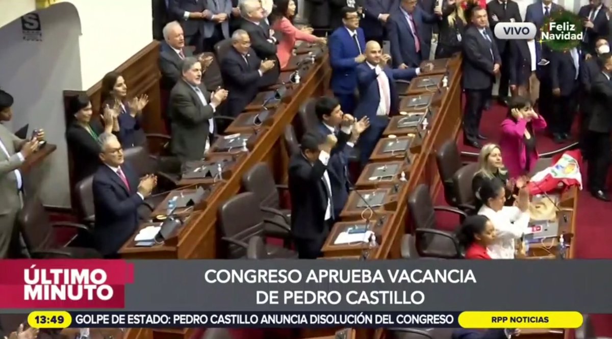 RPPNoticias's tweet photo. 🔴 #URGENTE: Congreso vacó a Pedro Castillo con 101 votos a favor,  6 en contra y 10 abstenciones. Asumirá la presidencia Dina Boluarte.

📻 ► 89.7 FM / 730 AM
📺 ► Movistar 10 - 710 HD
📲 ► https://t.co/NVwLNn6hoP https://t.co/vMFSkaLt3r