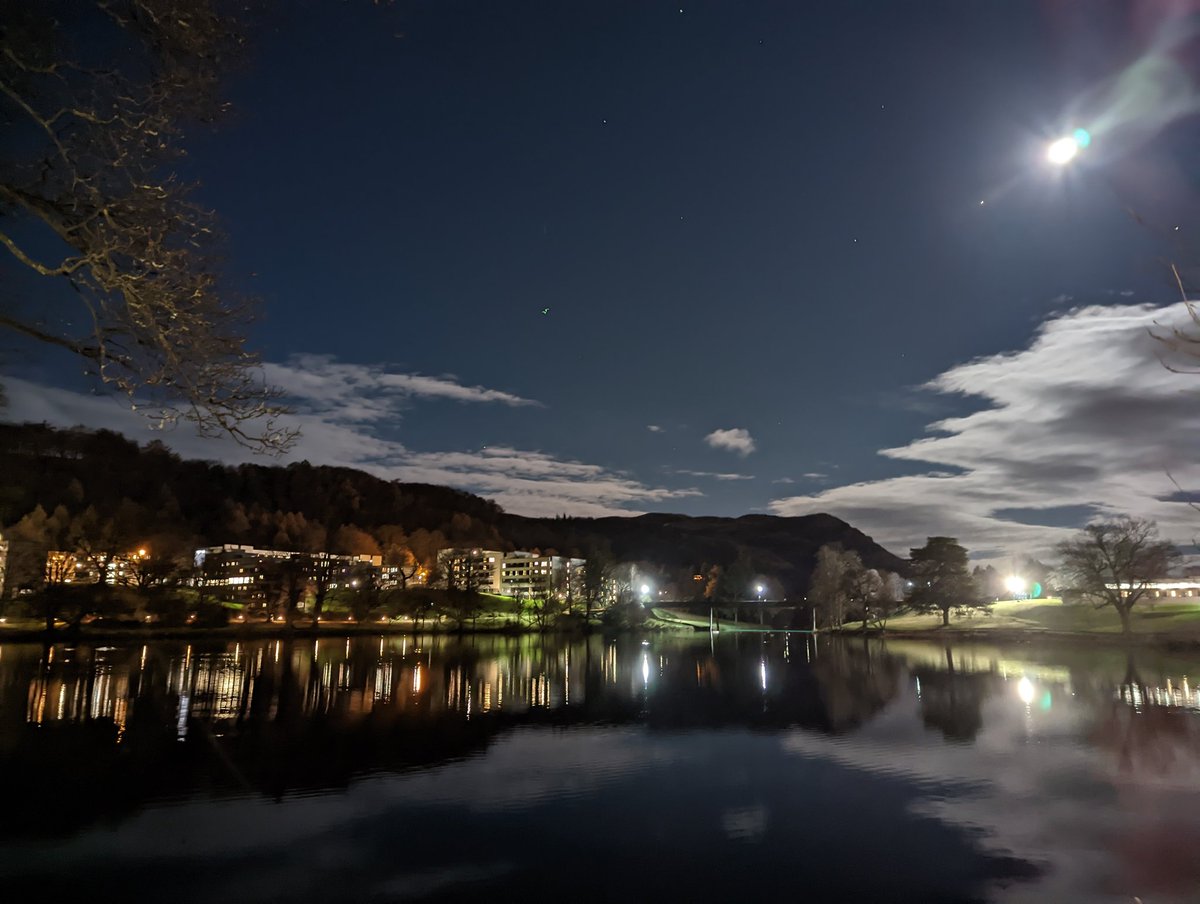MeganCareers's tweet photo. Moonlit campus and a mirror lake - cold but bright! ❄️🌝🎑 https://t.co/x7QF9ACeLK