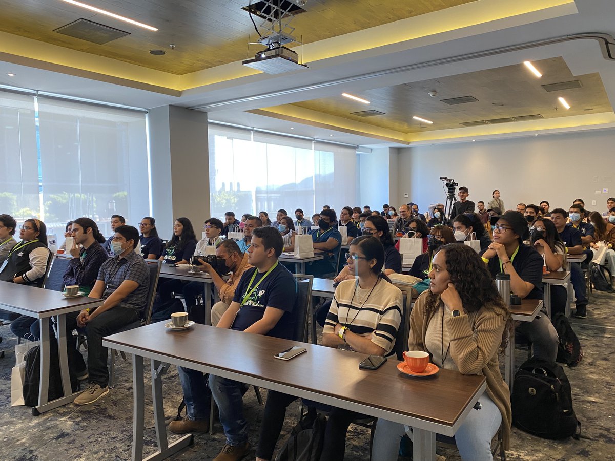 intotheboxlatam's tweet photo. ¡Estamos a mitad del día con casa llena!
Nos quedan muchos workshops y sesiones por disfrutar, al final del día esperen nuestra fiesta de programadores con muchas rifas y sorpresas por disfrutar. 

#OrtusSolutions #IntotheBoxLatam https://t.co/Gvc5bWkIar