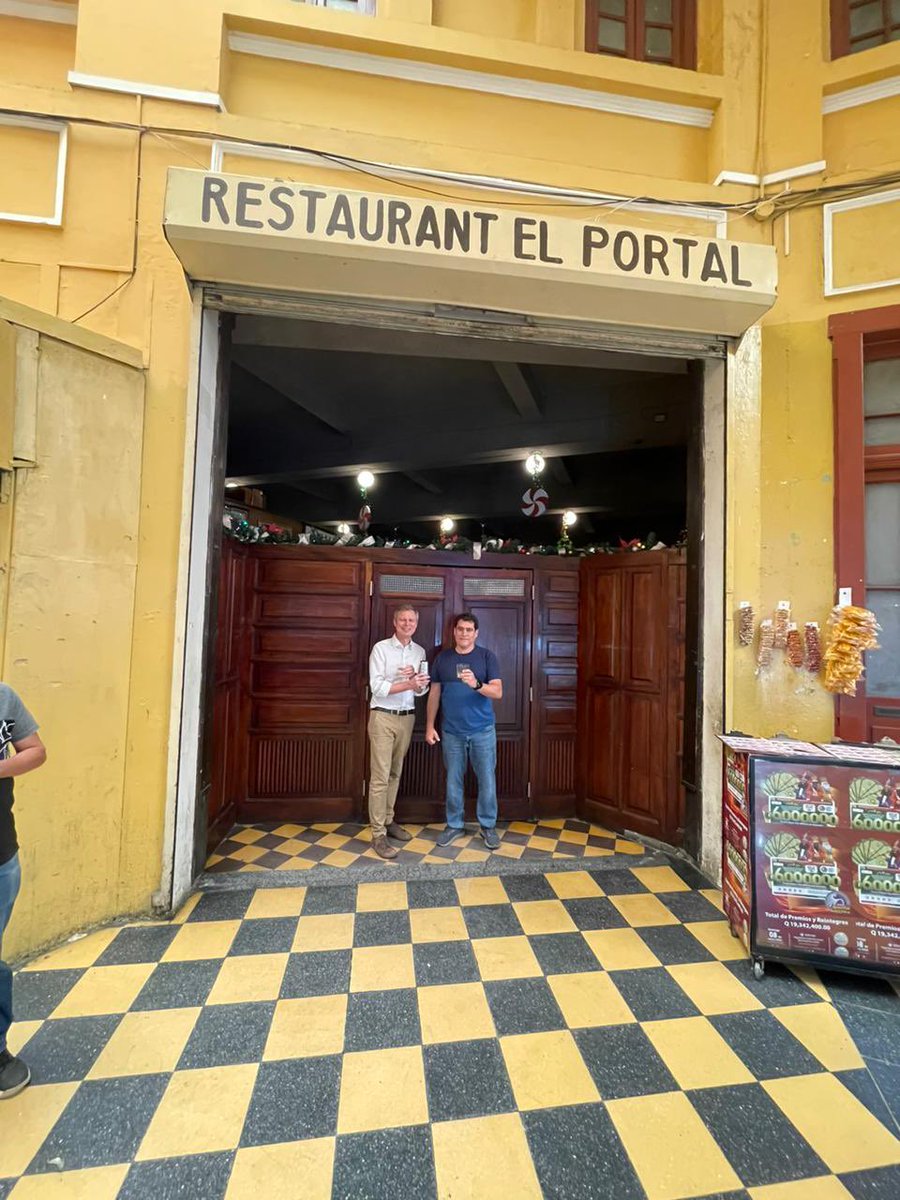 WhittinghamFCDO's tweet photo. Visité El Portalito y disfrute mucho el ambiente y conocer al equipo de trabajo.

Tuve la oportunidad de crear un nuevo cóctel con Gin del Reino Unido y lima-limón que solo he visto en Guatemala, su nombre es Xelaju Spirfire. https://t.co/Z8FiS9Z0cP