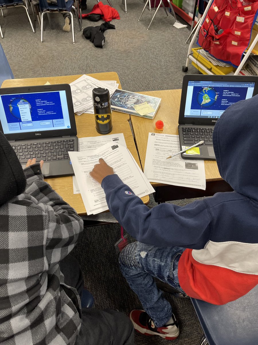 LBSciIsFun's tweet photo. 3rd graders at Park Elementary are comparing climates in different parts of the world using Gizmos simulations. #FSPSProud @DC_STEMtastic https://t.co/PrTpB0ZmLX