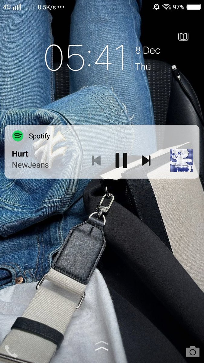 Start ur day with hurt by newjeans