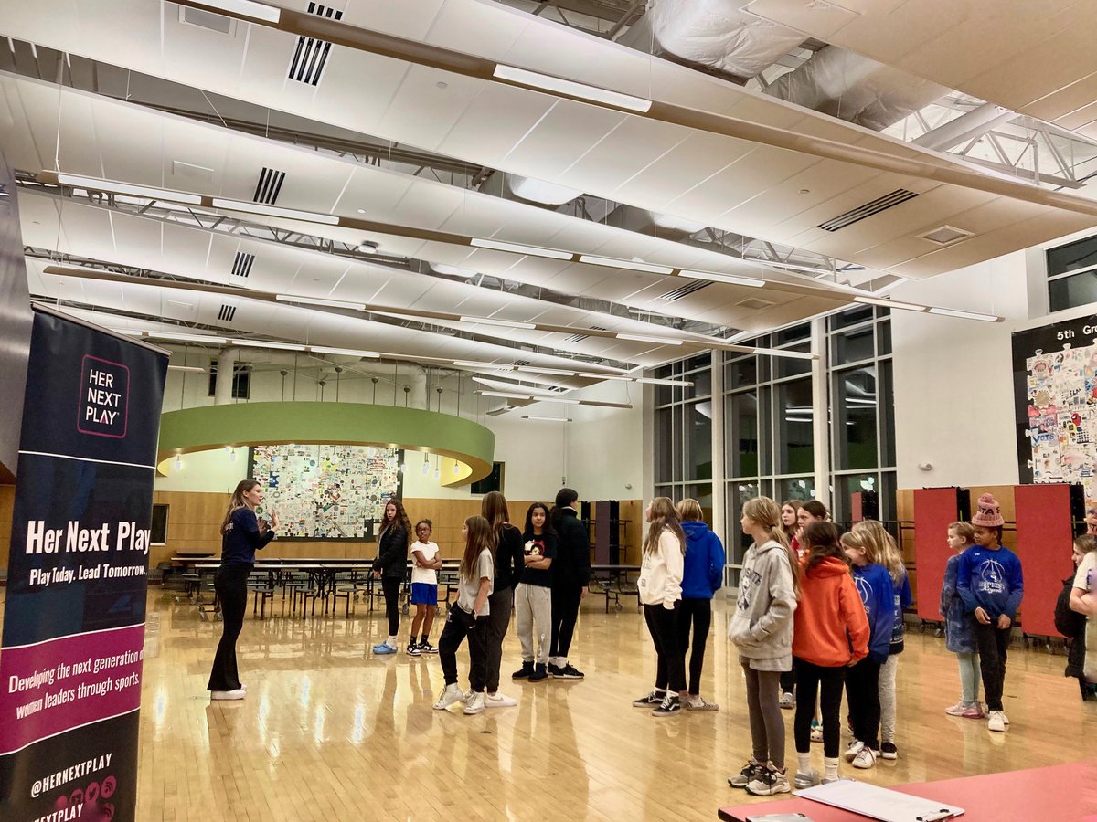 We are excited to be working with the Hopkins Girls Basketball Association this winter! At our first workshop, we did some fun activities and talked about what it means to #PlayBold!🏀