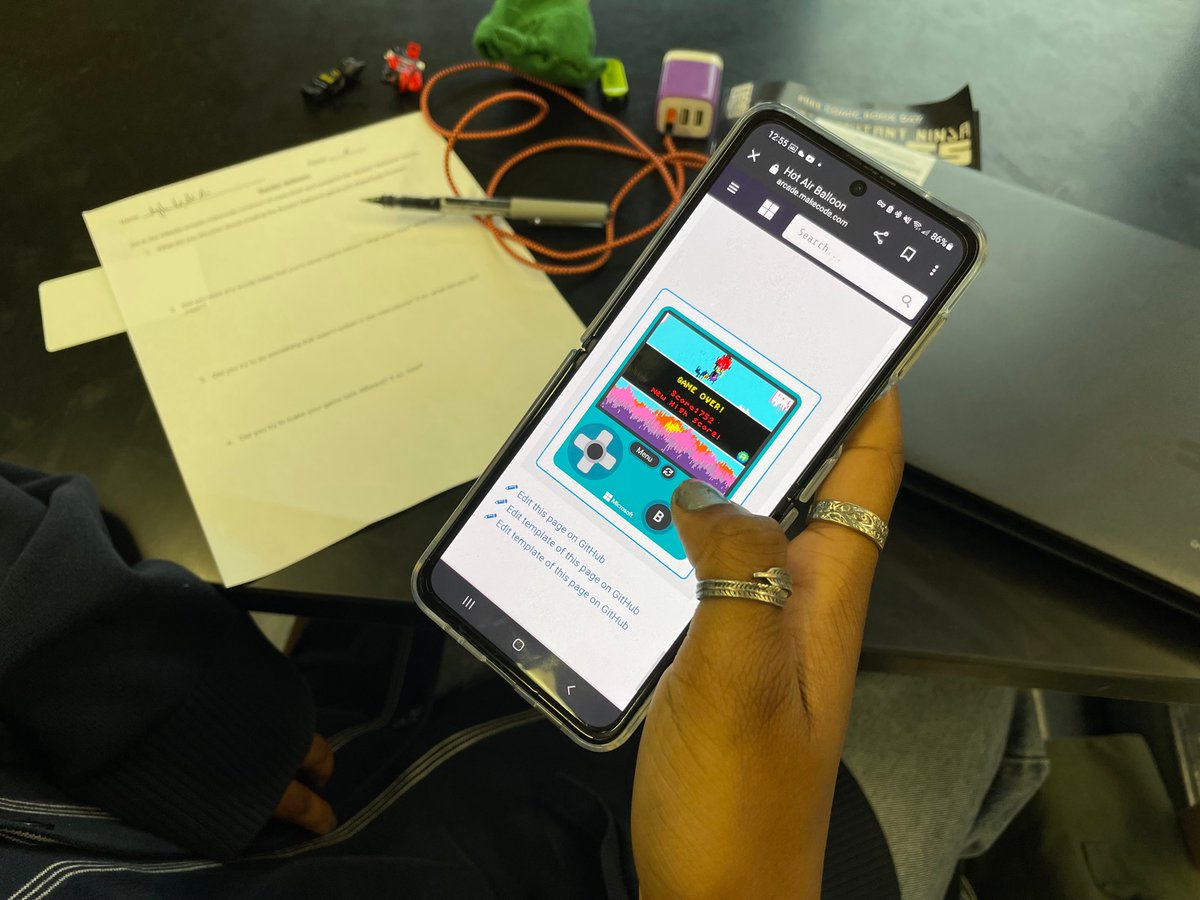 MrAhmedGaming's tweet image. It&apos;s #CSEDWeek2022 and my students at 
@JohnDeweyBK used @MSMakeCode&apos;s #HourOfCode again! This time, they created a carnival-themed multiplayer game called Burstin&apos; Balloons.

#CSForAllNYC #CS4All #MicrosoftEdu #Microsoft #CSEDWeek #CompSci #MakeCode #MakeCodeArcade #Coding #Code