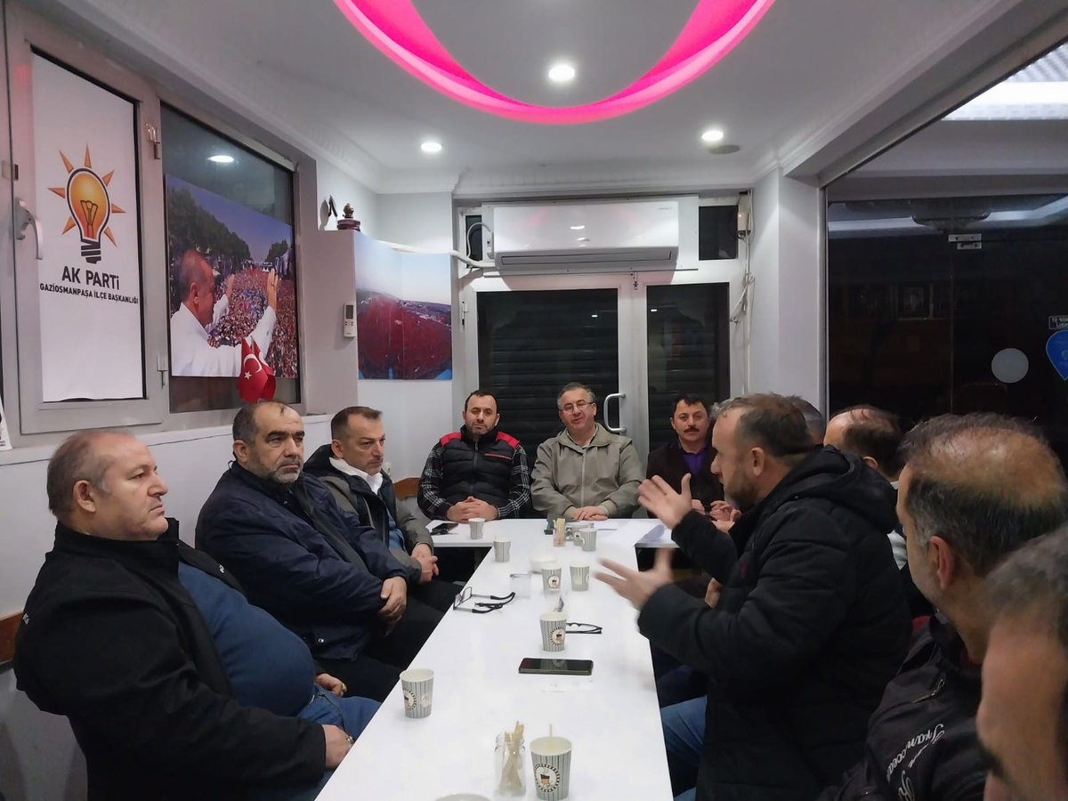 YmahallePostasi's tweet photo. Yenimahalle Mahalle Başkanımız Muhammet Karlı, İlçe Yönetim Kurulu Üyemiz Süleyman Ersal, İlçe Yönetim Kurulu Üyemiz Naim Güney ve Yönetim Kurulu olarak haftalık toplantımızı gerçekleştirdik 🇹🇷 https://t.co/PX4XTeHLUg