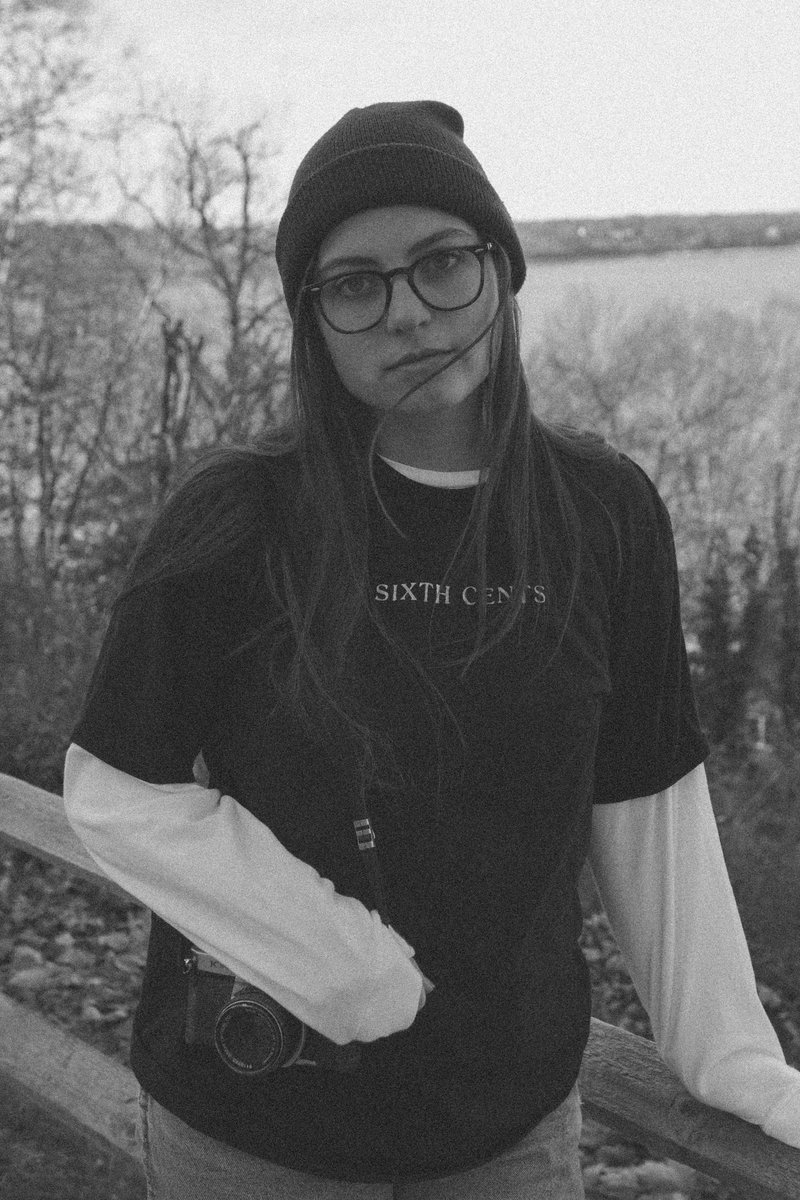 sixthcentsli's tweet photo. Sixth Cents Classic Tee//

Screen printed by hand and made with love. 

Link in bio 🖤 https://t.co/1lcuZ64ATC