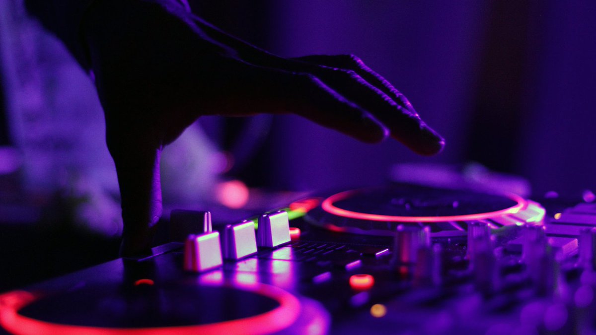 hello_nfs's tweet photo. 🎵 @winamp has released a new update that supports @ethereum and @0xPolygon based music NFTs.

#music #NFT #blockchain #NFTs #ETH #NFTCommunity

💰 If you want to make money around NFTs, follow us for Alphas. We feature the best upcoming projects in the NFT space https://t.co/6mjLe5b6GG