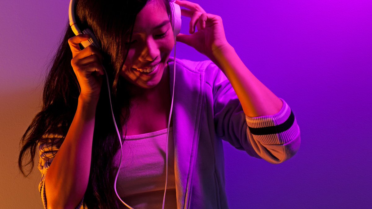 hello_nfs's tweet photo. 🎵 @winamp has released a new update that supports @ethereum and @0xPolygon based music NFTs.

#music #NFT #blockchain #NFTs #ETH #NFTCommunity

💰 If you want to make money around NFTs, follow us for Alphas. We feature the best upcoming projects in the NFT space https://t.co/6mjLe5b6GG