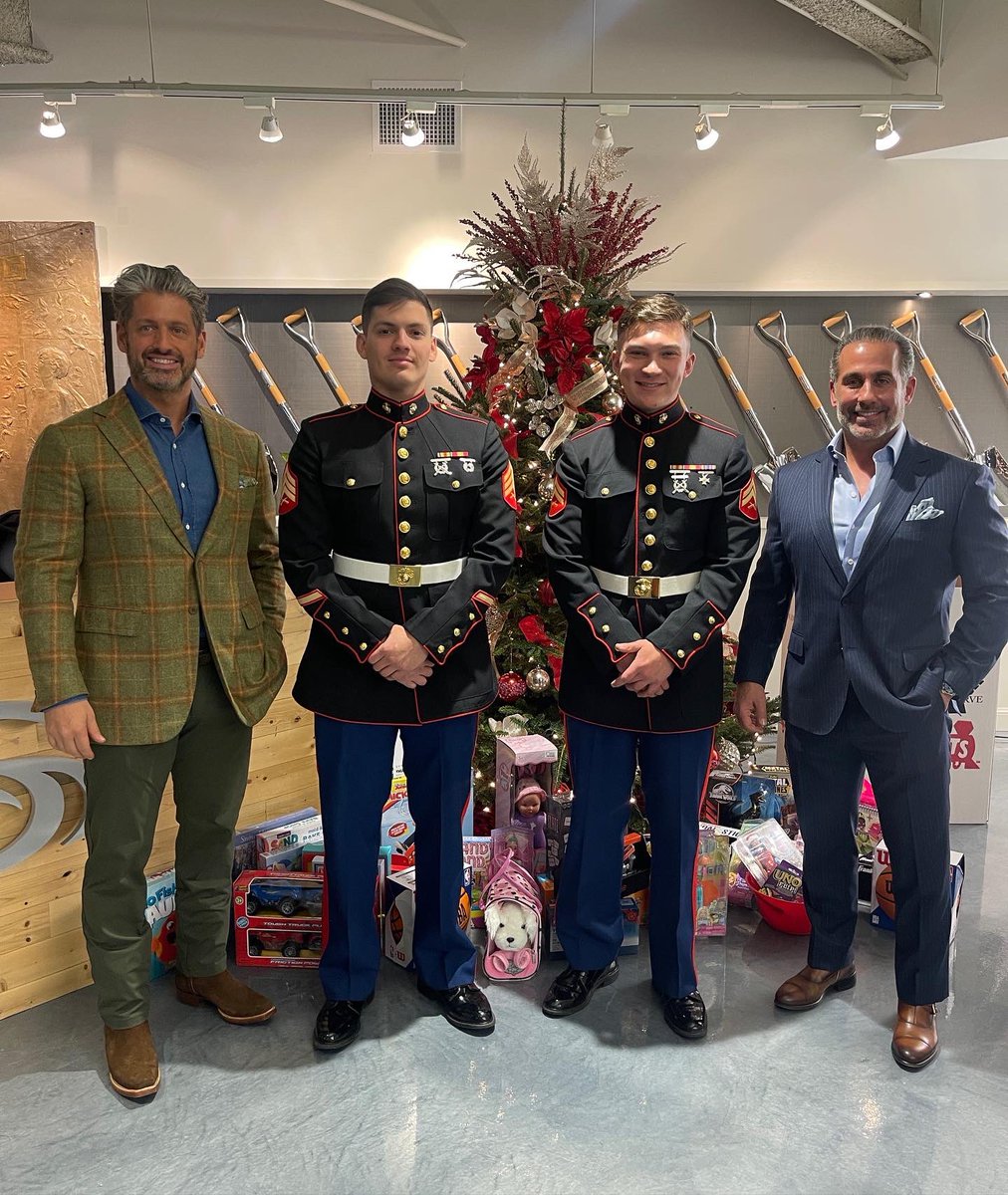 323_hsco's tweet photo. Marines from 3DBN23DMAR pictured with employees and partners of the @SansoneGroup in their Clayton, MO office. Marines collected donated toys at the organization’s tree trimming and toy drive event. Learn more about donation opportunities on our website. Link in bio #toysfortots https://t.co/PtHf442DK3