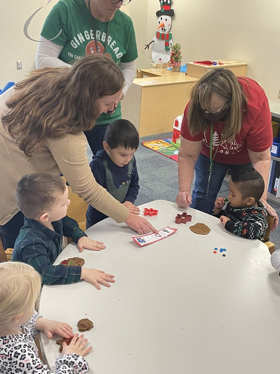 jclambert33's tweet photo. Our SLP using #Corevocab to communicate with our #preK students @TeamEarlywood @WWELEMGreen https://t.co/CRP4HFjRZ8
