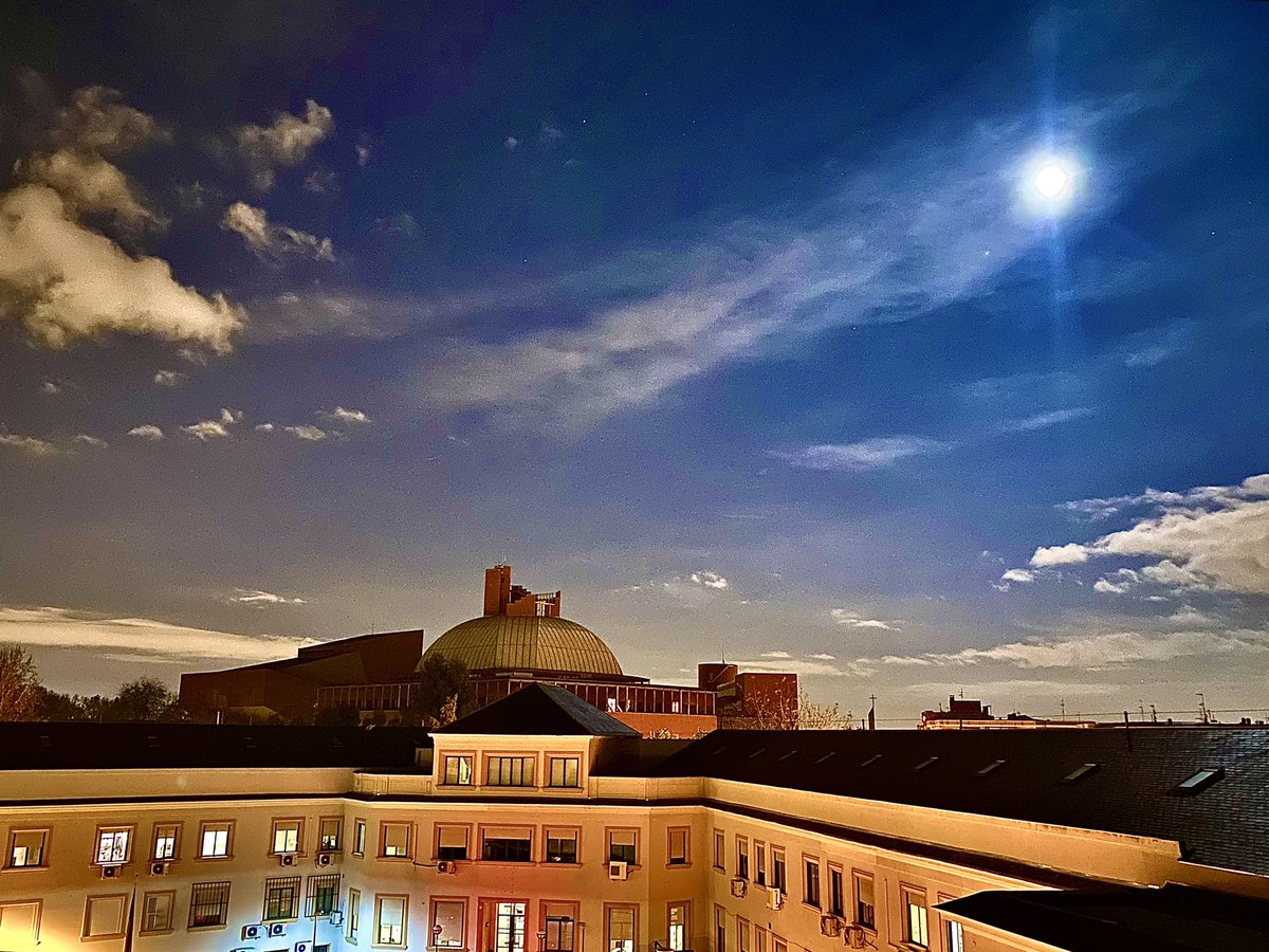 Luna llena de invierno sobre la Universidad Carlos III. <a href="/CanonEspana/">Canon España</a> #LunaLlena #invierno #universidadcarlosIII #canon #77d