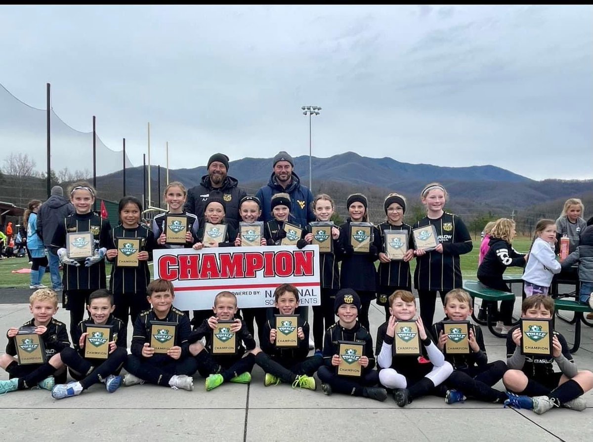 AndyHarra's tweet photo. Facebook memories throwing it back to my first group in the WV, U10 girls.
11/11 all still playing.
6 years on.. 1st Tournament with our relatively new U9 girls.
#KeepemPlaying https://t.co/HQYwnPD2xv