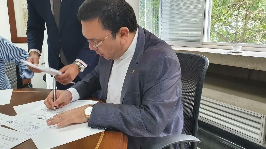 UPBBGA's tweet photo. La @upbbga firmó convenio marco con @alcaldiabga y el @imctbga en busca de fortalecer el desarrollo de proyectos de investigación cultural que favorezcan la formación artística en Bucaramanga.
#BGA400 #BGA400Años #SúmateALaFiesta #Cultura https://t.co/3lmIpts5V0