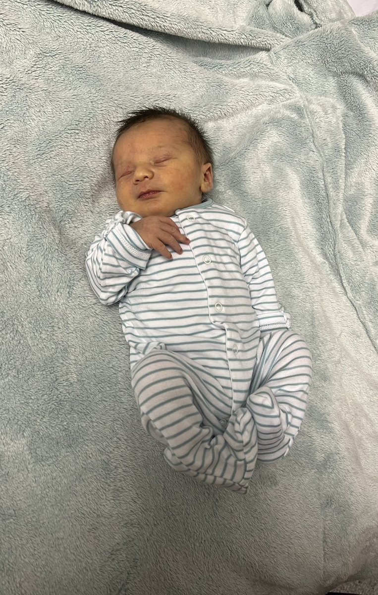 mattvineer's tweet photo. We are very proud to introduce our son…
Oaklen Matthew Vineer 💙 
7lb9oz
5th December 2022, 11.55pm🗓️

After a tricky start he has made it out of the NICU and onto a ward with mummy. We are totally besotted and blessed with him 💙👶#babyoaks https://t.co/Vdji7Thedn