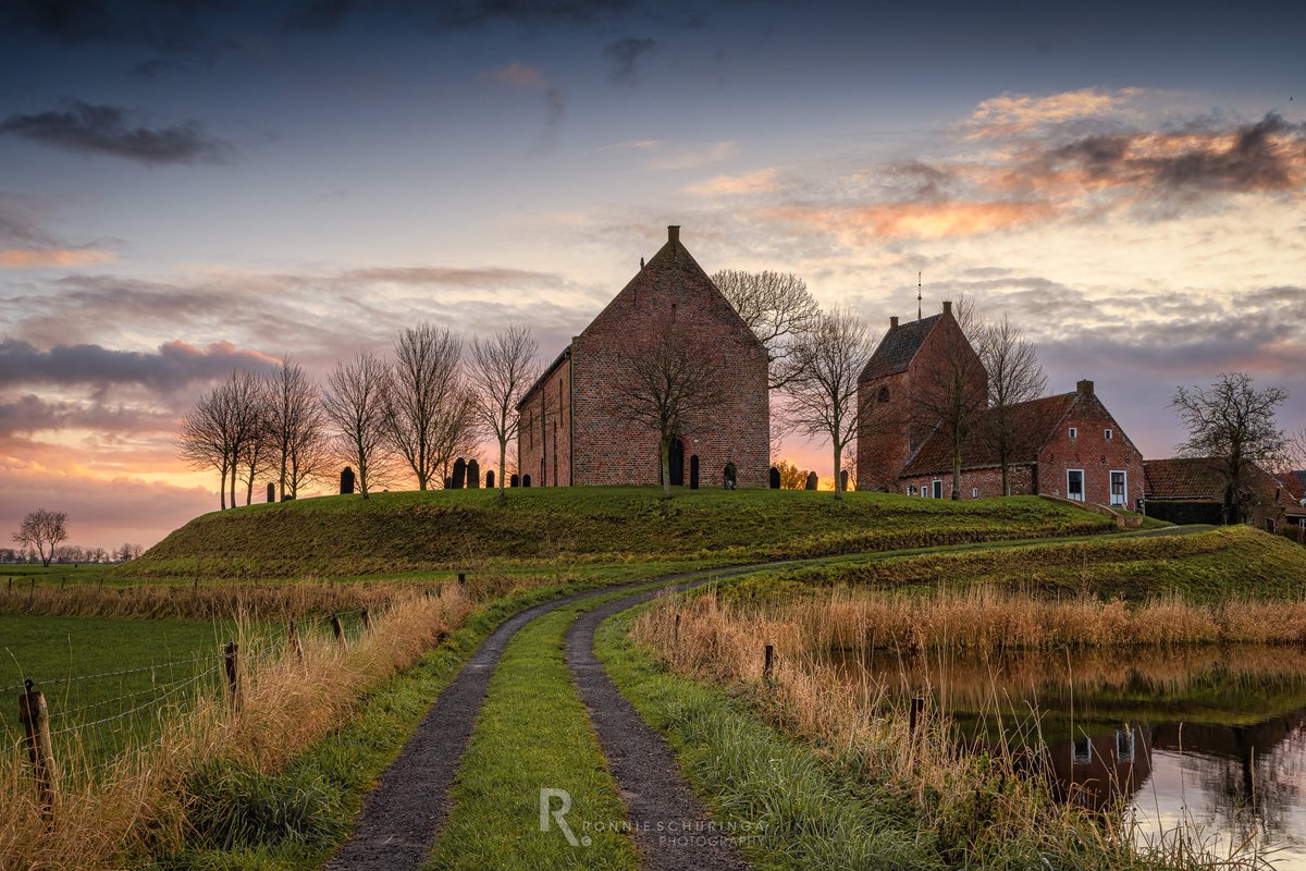 ronnieschuringa's tweet photo. Ezinge, deze ochtend.
Aangekomen in Ezinge na een enorme hagelbui en veel wind, ontstond er toch een mooie lucht. 🙂

ATV
07-12-2022 | 8.30 am

#nikonnl #nikonD850 #ezinge #rtvnoord #daspasgrunnen #groningen

Instagram:
https://t.co/tTnB5cTrr3 https://t.co/p5vfrRitcT