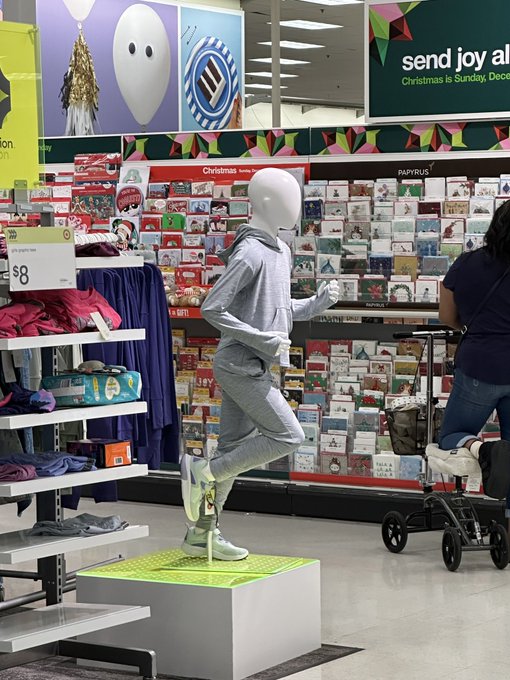 This poor boy was running away from a gun that turns people into mannequins https://t.co/bziwIlKY5o