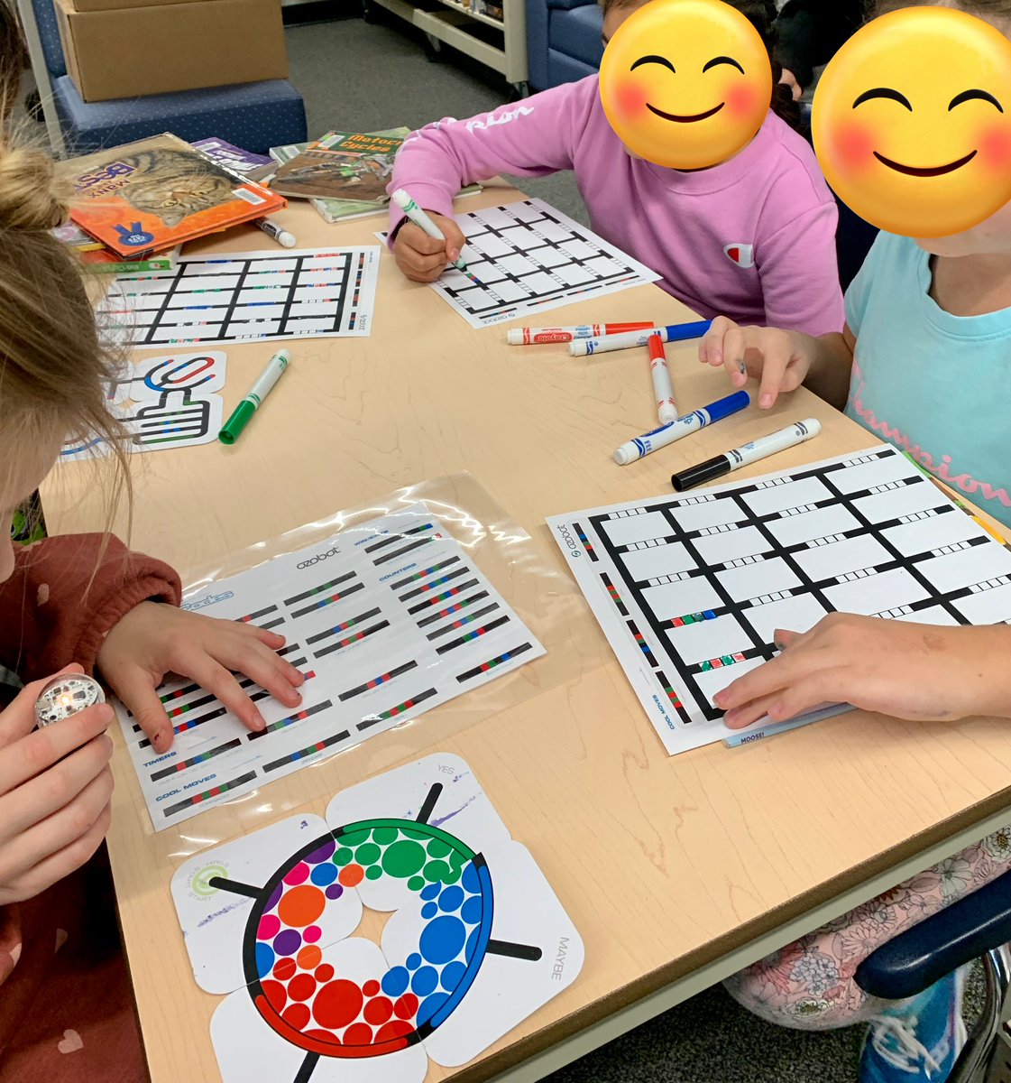 Day 3 of #computerscienceweek with Grade 3s, and we added Ozobots to the mix. So much excitement as we explored and played! #tvdsbLLC @LambethPS1 @JRichmond1969 @JenMrsjmann @TVDSB_STEM