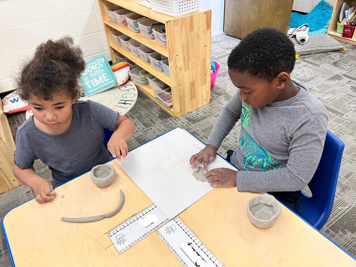AVLCitySchools's tweet photo. Asheville City Schools Foundation TAPAS artist, Ona Armstrong, spent time with Hall Fletcher Elementary 1st graders talking about Cherokee Legends and Pottery.
Students were able to make small pottery bowls throughout the week.
#theHFEdifference
#ACSCougarPride https://t.co/otEQcUlCDf