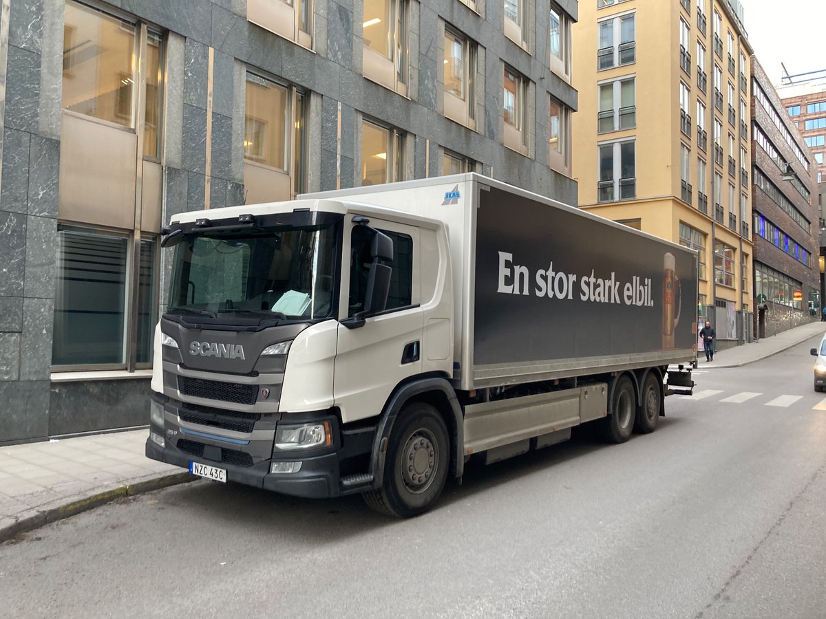 US discourse: Which company will be first to deliver heavy EV trucks?

Sweden walking through town: Electric heavy trucks everywhere.