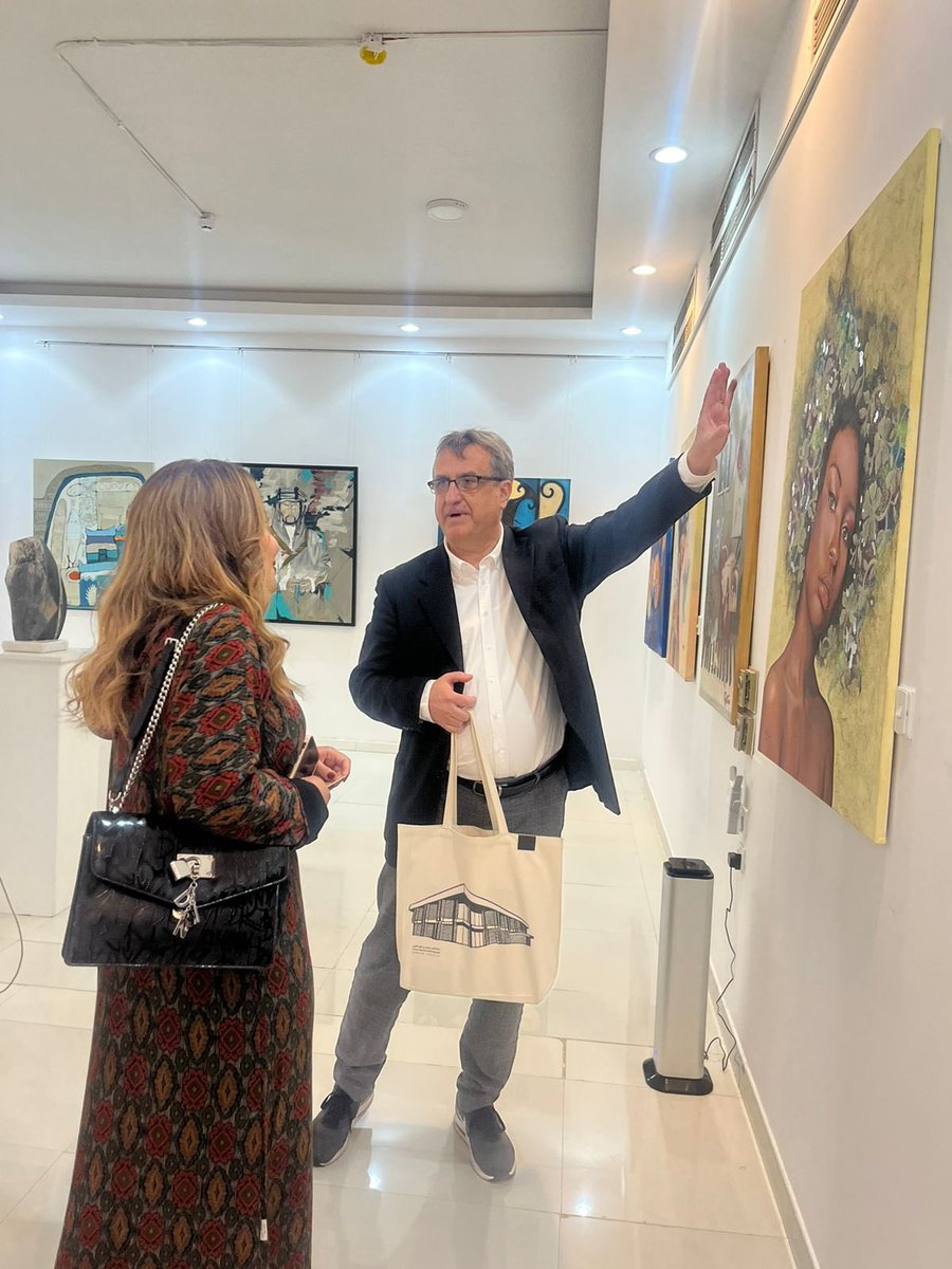 مشاركتي في معرض (حضارة) في جاليري سنرجي ملتقى الحضارات والمعرض مستمر ليوم السبت القادم