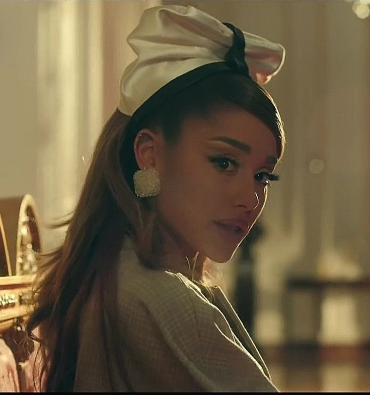 ArianaWorldHQ tweet picture