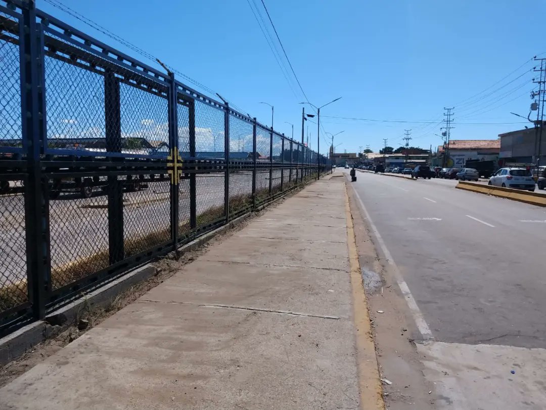 terminalmcbo_'s tweet photo. ¡Transformando nuestros espacios! 

Con el desmalezamiento de la zona perimetral de nuestro terminal iniciamos los trabajos de limpieza del patio de operaciones de este importante punto de salida y entrada a nuestra Casa Grande 🔆

#07Dic #Soluciones #Maracaibo https://t.co/ipbAHjqIaX