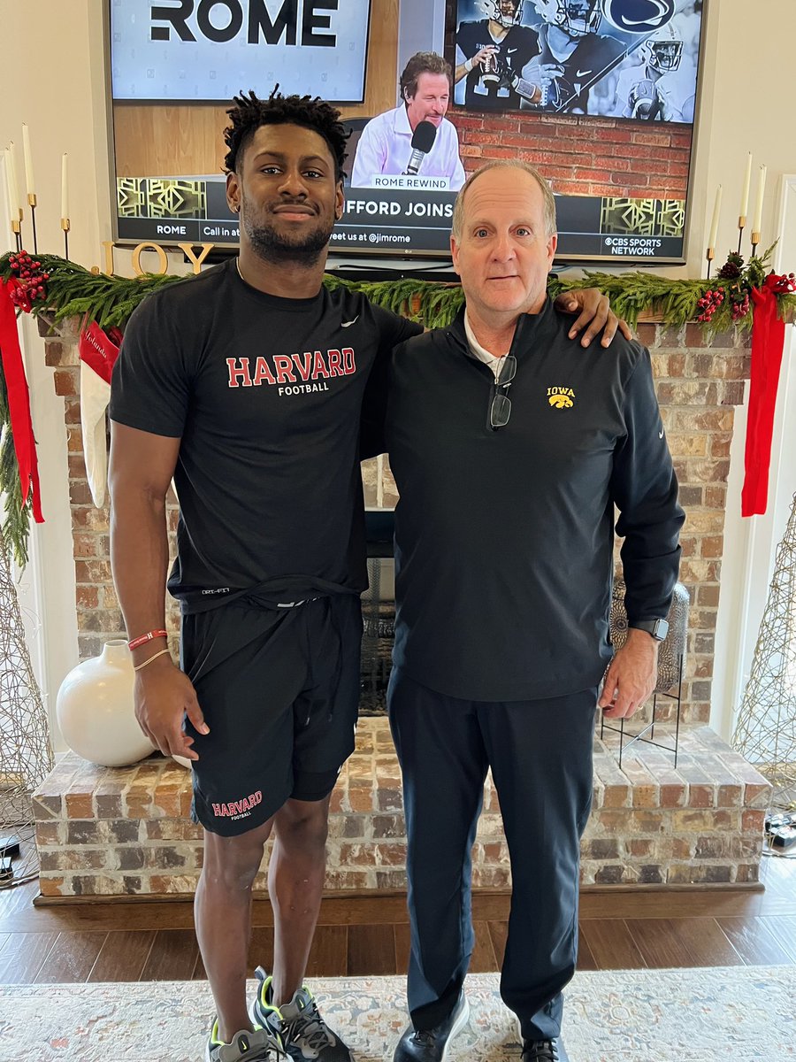 Alex_w04's tweet image. Blessed to receive an offer from the University of Iowa! #Gohawkeyes @TylerBarnesIOWA @tgood1110