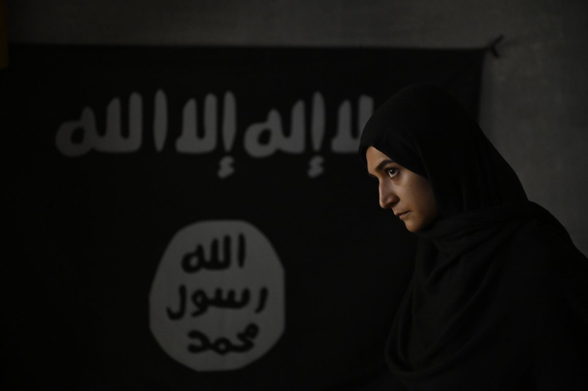 Cosa spinge una donna a compiere una scelta radicale come quella di diventare una foreign fighter, lontana da tutto ciò che ha vissuto fino a quel momento? 

Isabella <a href="/nefar_isa/">Isabella Nefar</a> è Nur in #Profeti, dal 26 gennaio al cinema