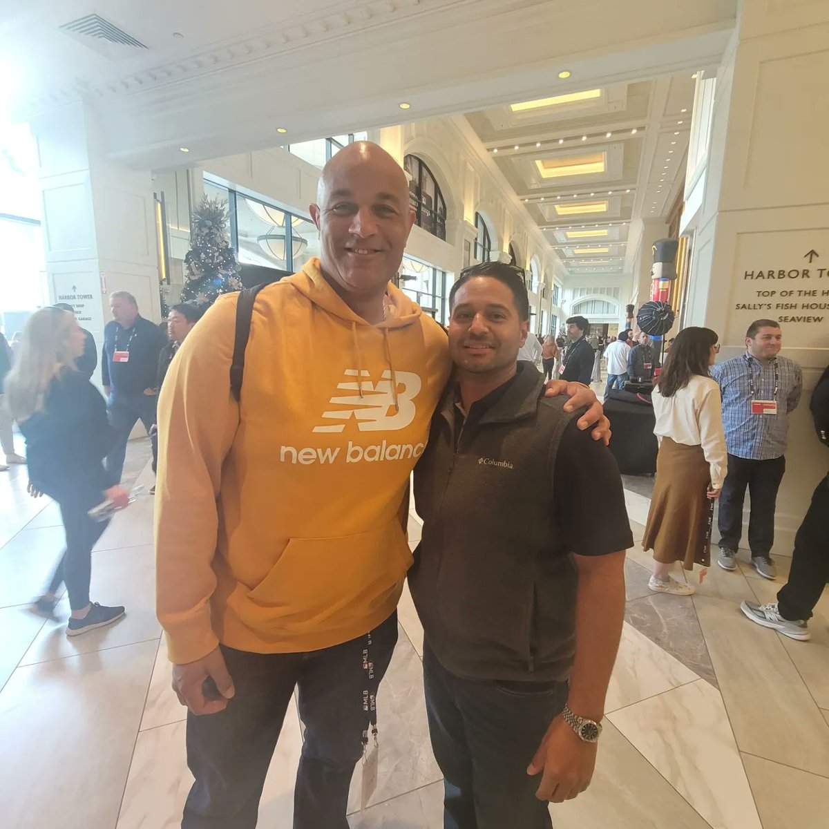 ProjectionBM's tweet photo. MLB Winter Meetings 2022 is a wrap. Incredible event with lots of relationships made. Look forward to growing Projection Baseball Management to new levels in 2023.
#HaroldReynolds @JoeyBats19 @_JeremyBooth #AJPreller
#mlbagent #mlbwintermeetings #mlbnetwork #baseball https://t.co/c0SnUBEst2