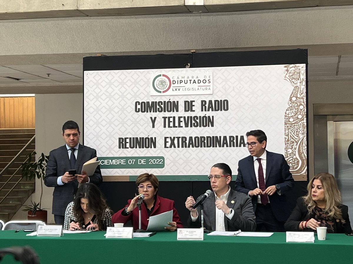 Comisión de Radio y Televisión tweet media