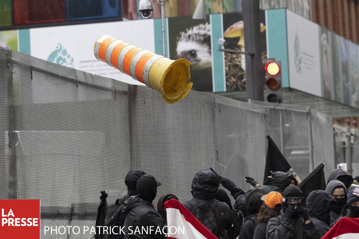 Manifestation plutôt relaxe en marge de la #COP15 lapresse.ca/actualites/env…