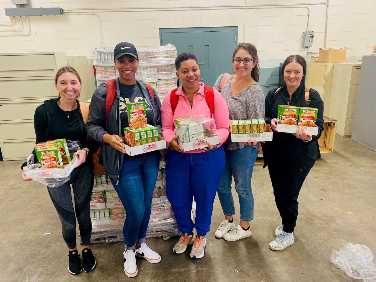 solaccofficial's tweet photo. Ca c'est bon! Today, the SLCC Foundation Office hosted a Tony Chachere’s Jambalaya Mix Giveaway for our Lafayette students and employees. Boxes were sent out to all our campuses' food pantries. Thank you Tony Chachere’s and Noble Plastics for donating the jambalaya! https://t.co/Fdez1EL8SA